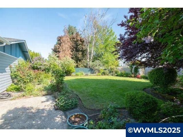 4722 Indiana Av NE, Salem, OR 97305