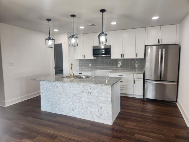 8009 Candor, Navasota, TX 77868