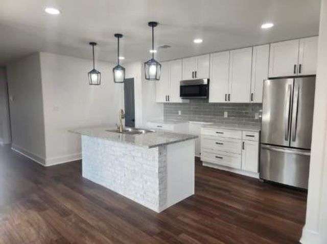 8009 Candor, Navasota, TX 77868