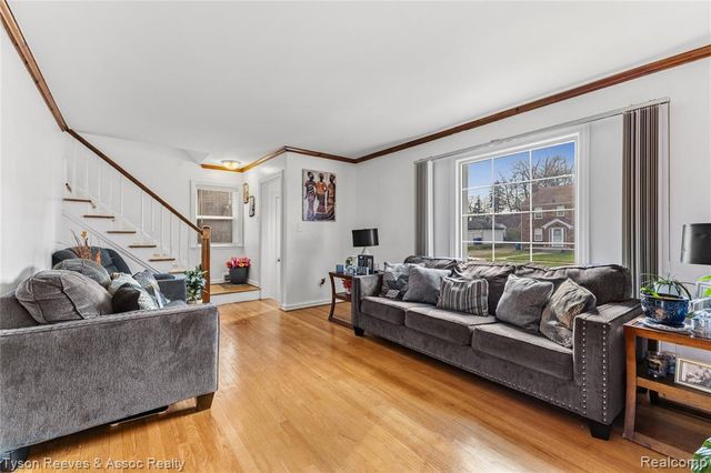 19138 San Juan Drive, Detroit, MI 48221