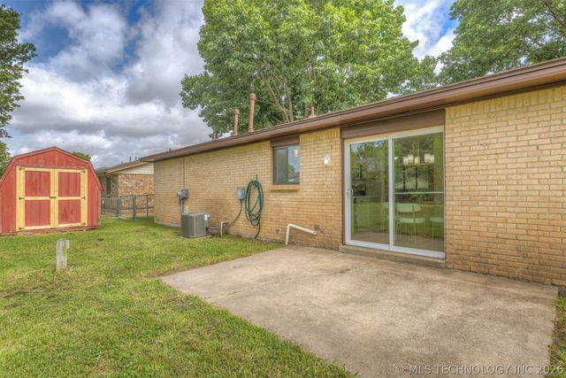 12152 E 21st Court, Tulsa, OK 74129