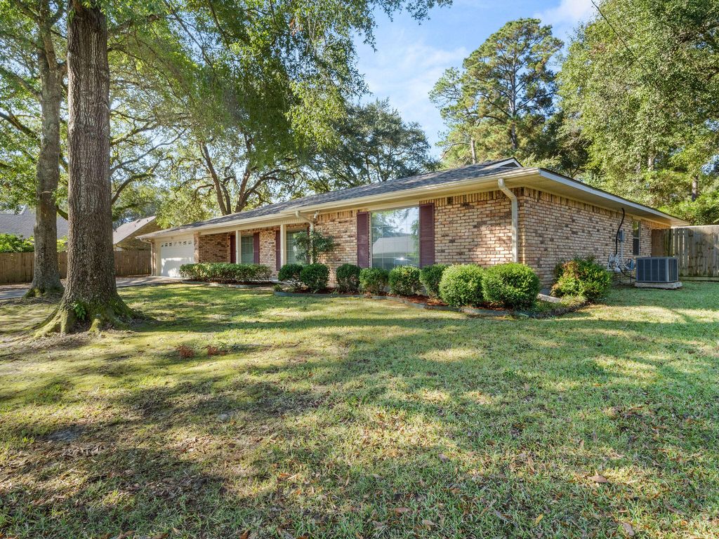 918 Birch Dr, Deridder, LA 70634