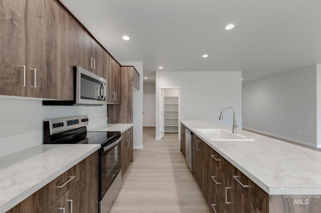 13638 Redway Ct, Caldwell, ID 83607