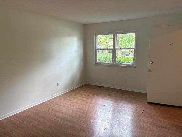 2828 Yellowstone Parkway, Lexington, KY 40517
