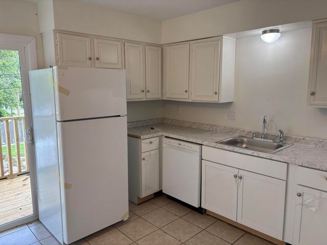 2828 Yellowstone Parkway, Lexington, KY 40517