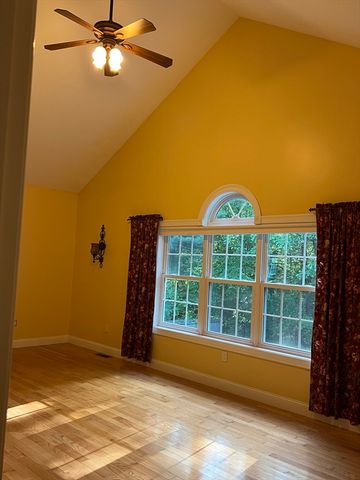 5 Red Bridge Ln, South Hadley, MA 01075