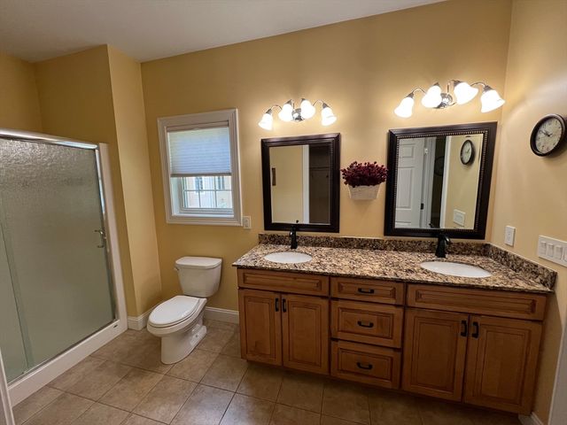 5 Red Bridge Ln, South Hadley, MA 01075
