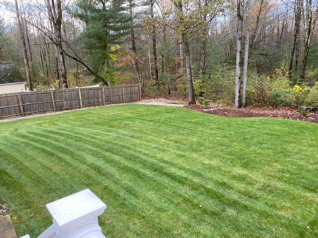 5 Red Bridge Ln, South Hadley, MA 01075
