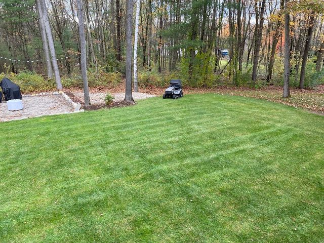 5 Red Bridge Ln, South Hadley, MA 01075