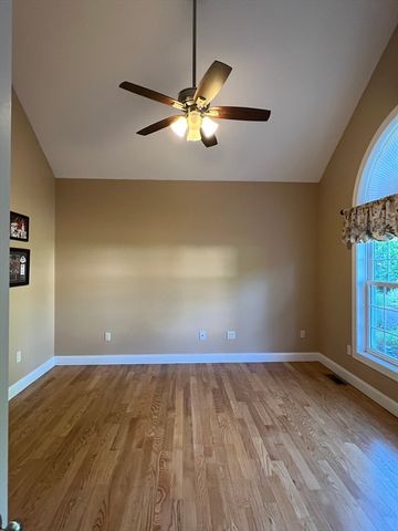 5 Red Bridge Ln, South Hadley, MA 01075