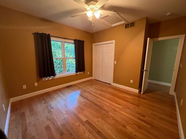 5 Red Bridge Ln, South Hadley, MA 01075