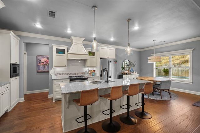 4222 E Troon Drive, Fayetteville, AR 72701