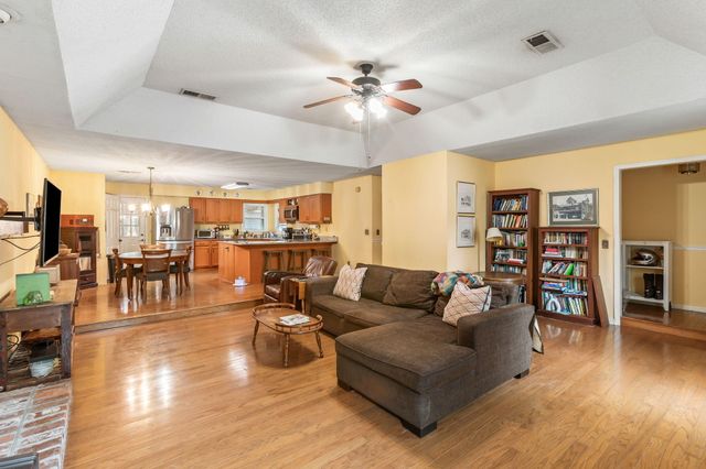 679 King Street, Mount Pleasant, SC 29464