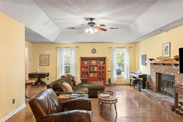 679 King Street, Mount Pleasant, SC 29464