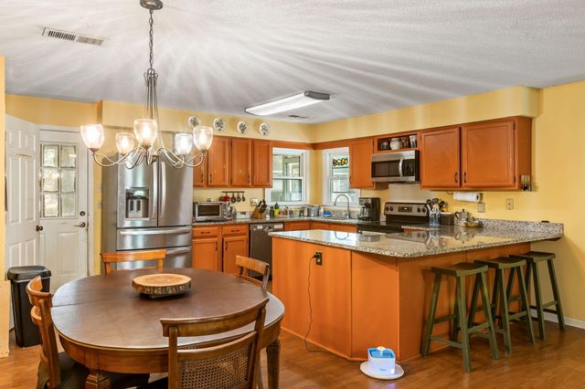 679 King Street, Mount Pleasant, SC 29464