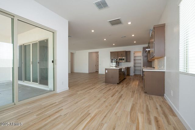 40165 N Alameda Drive, San Tan Valley, AZ 85140