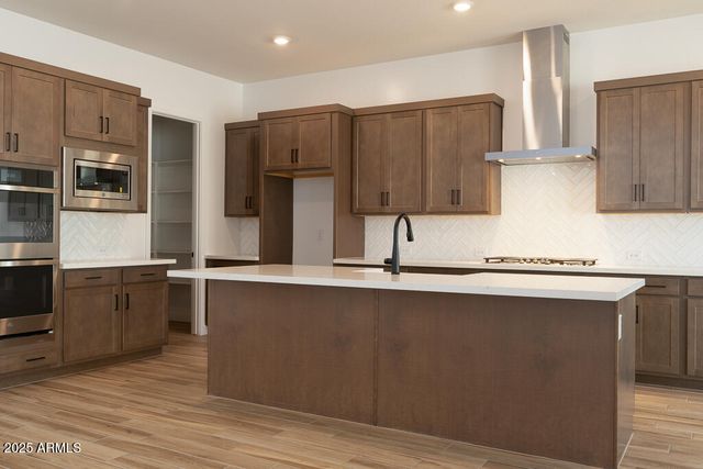 40165 N Alameda Drive, San Tan Valley, AZ 85140