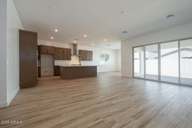 40165 N Alameda Drive, San Tan Valley, AZ 85140