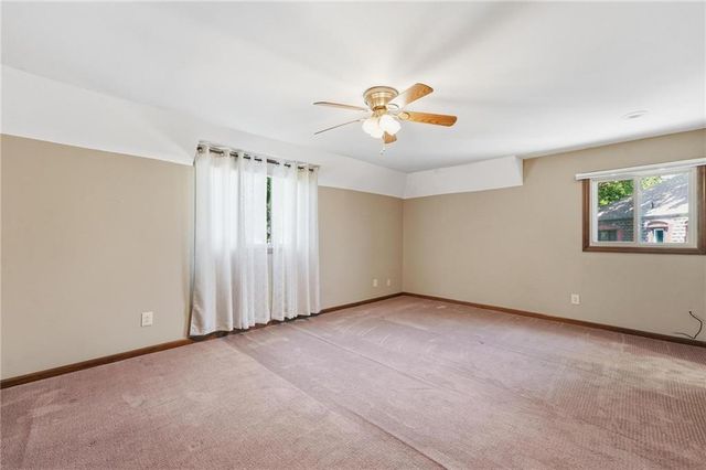 8399 Waukomis Drive, Kansas City, MO 64154