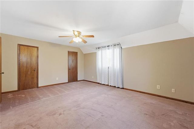 8399 Waukomis Drive, Kansas City, MO 64154