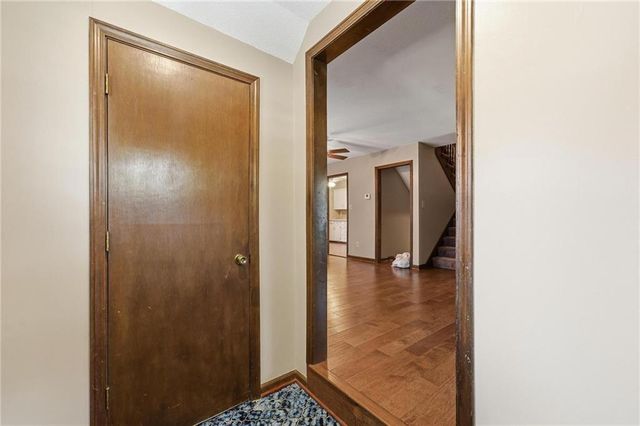8399 Waukomis Drive, Kansas City, MO 64154