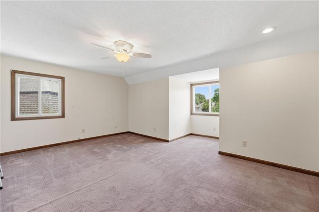 8399 Waukomis Drive, Kansas City, MO 64154