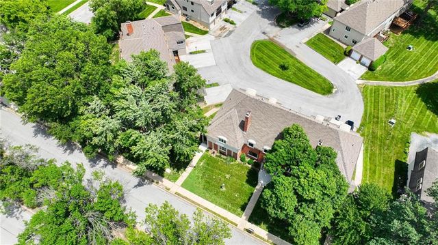 8399 Waukomis Drive, Kansas City, MO 64154
