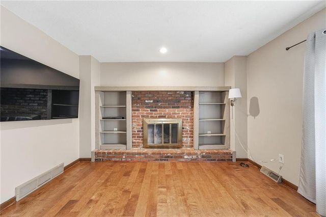 8399 Waukomis Drive, Kansas City, MO 64154