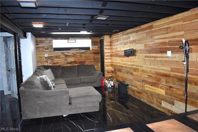 11817 Brighton Avenue, Cleveland, OH 44111
