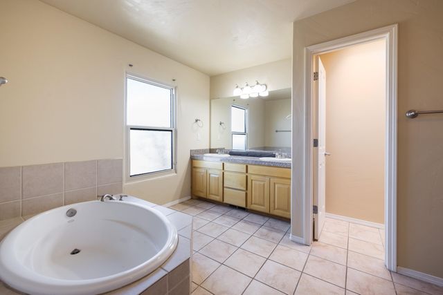 3419 Del Agua Court NE, Albuquerque, NM 87111