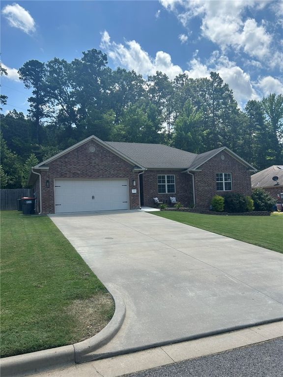 4120 N Hartford Avenue, Russellville, AR 72802