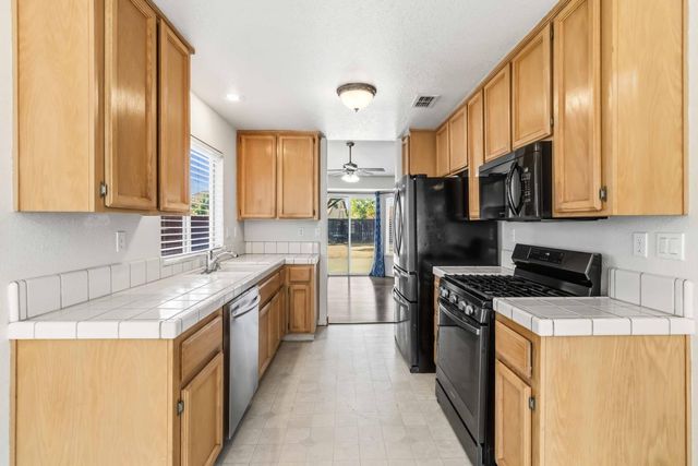 8585 Meandering Way, Antelope, CA 95843