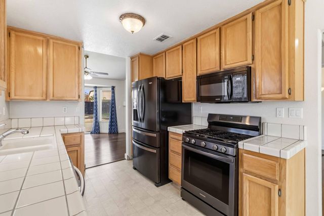 8585 Meandering Way, Antelope, CA 95843