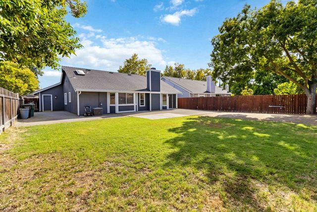 8585 Meandering Way, Antelope, CA 95843