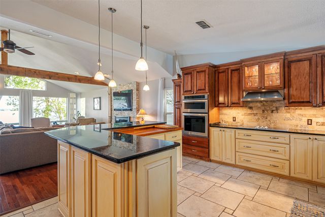 201 Edythe Dee Lane, Mabank, TX 75156