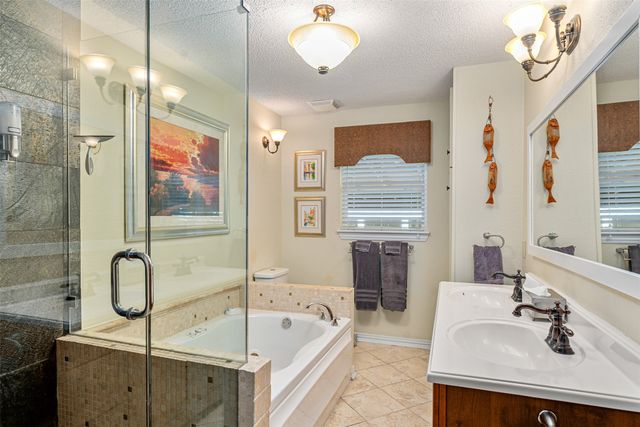 201 Edythe Dee Lane, Mabank, TX 75156