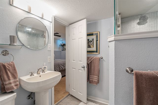 201 Edythe Dee Lane, Mabank, TX 75156