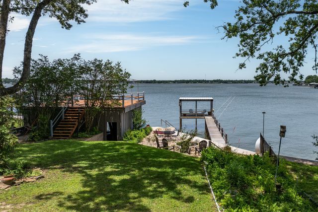 201 Edythe Dee Lane, Mabank, TX 75156