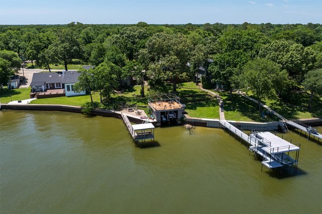 201 Edythe Dee Lane, Mabank, TX 75156
