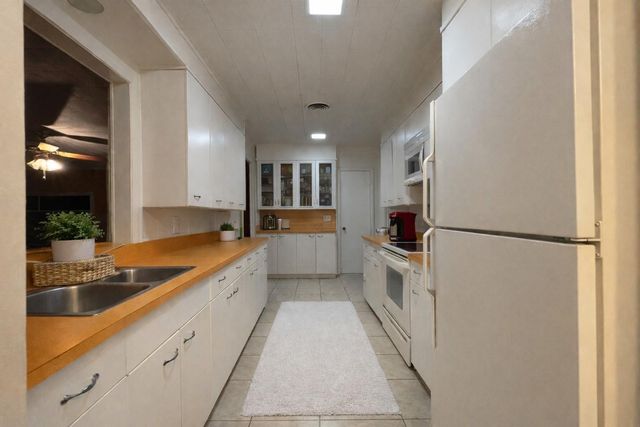 714 Frankie, Wharton, TX 77488