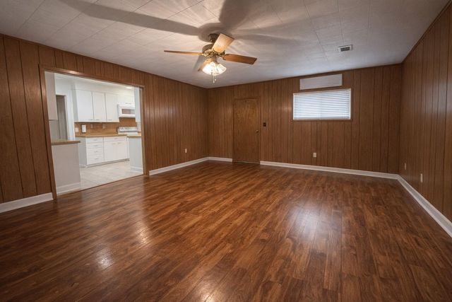 714 Frankie, Wharton, TX 77488