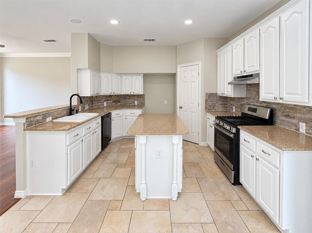 1017 Laurel Oak Drive, Flower Mound, TX 75028