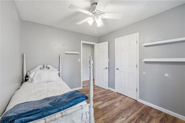25225 S Windridge Road, Peculiar, MO 64078
