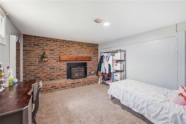 25225 S Windridge Road, Peculiar, MO 64078