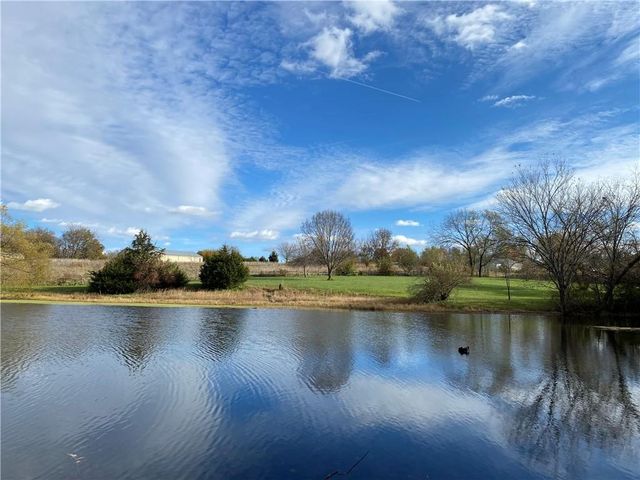 25225 S Windridge Road, Peculiar, MO 64078