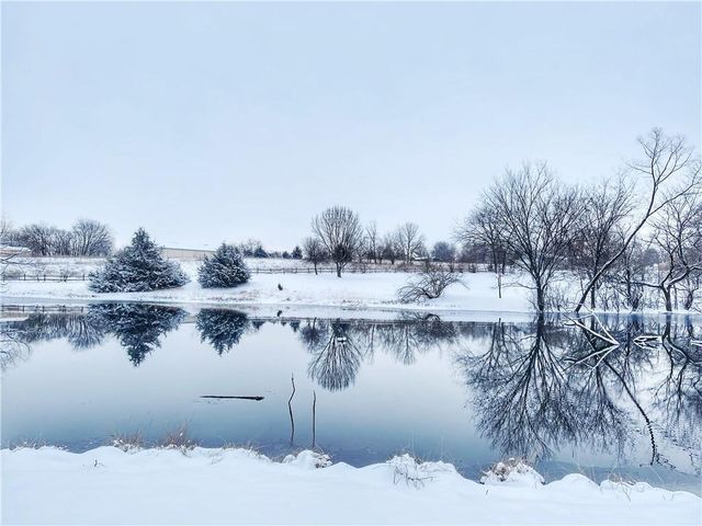 25225 S Windridge Road, Peculiar, MO 64078