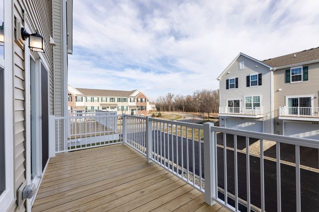 1703 Neubauer Circle, Lindenhurst, IL 60046