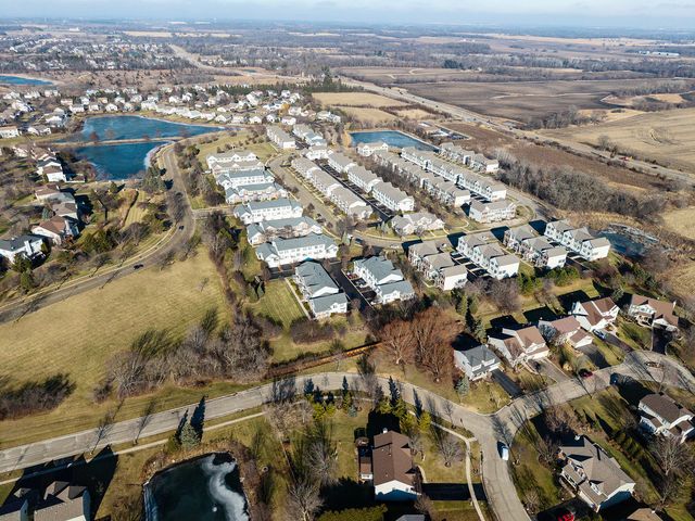 1703 Neubauer Circle, Lindenhurst, IL 60046