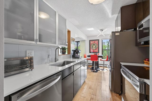 50 Groveland Terrace C208, Minneapolis, MN 55403