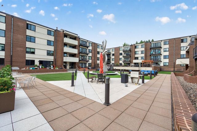 50 Groveland Terrace C208, Minneapolis, MN 55403